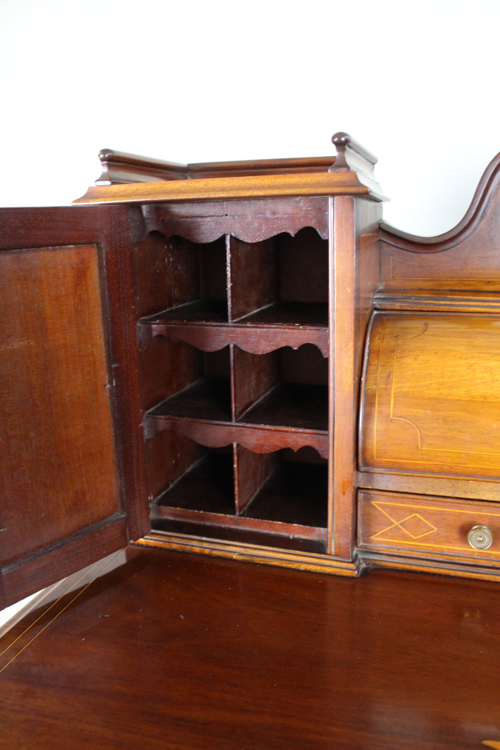 Antique Edwardian Inlaid Mahogany & Satinwood Desk - 10