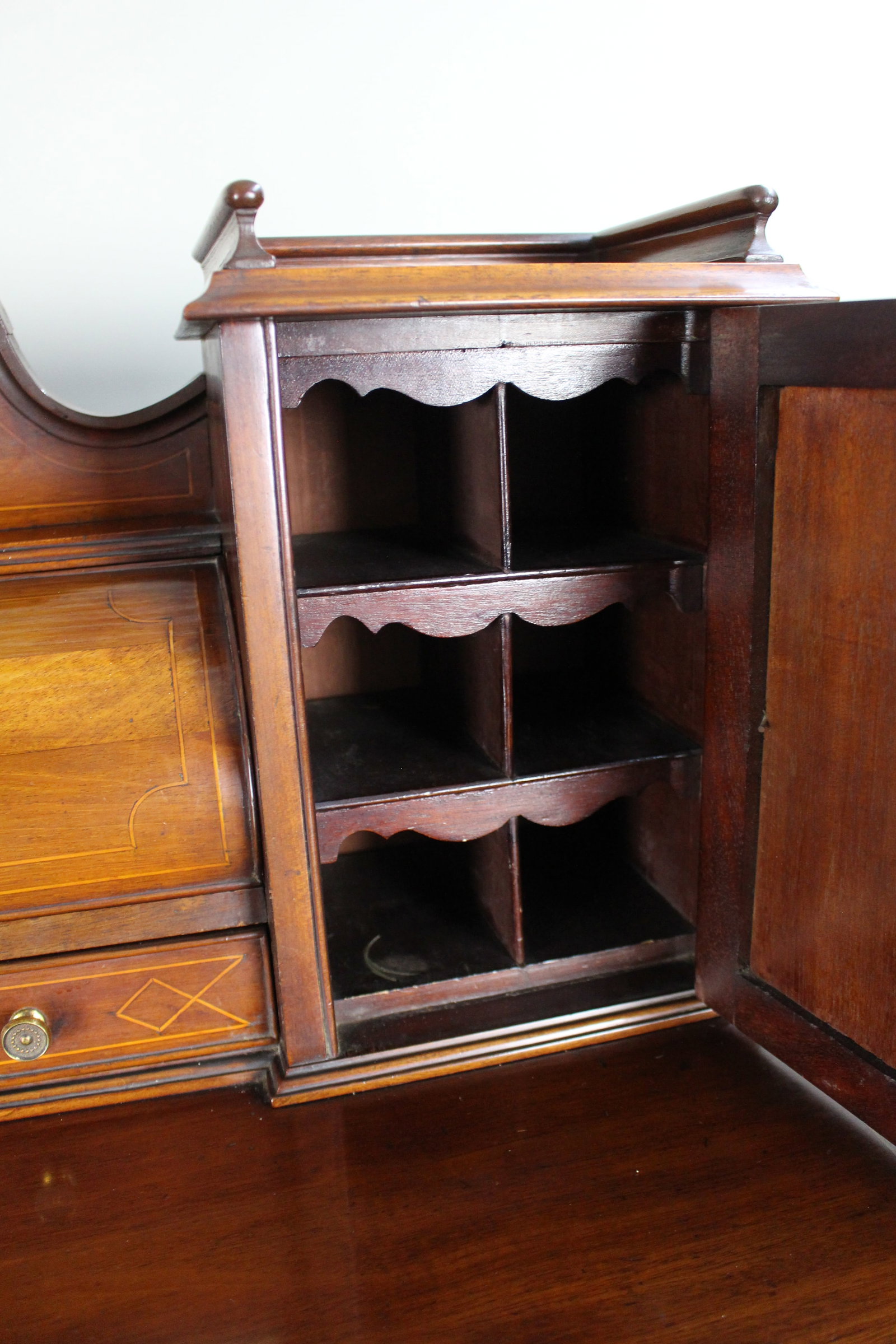 Antique Edwardian Inlaid Mahogany & Satinwood Desk - 12