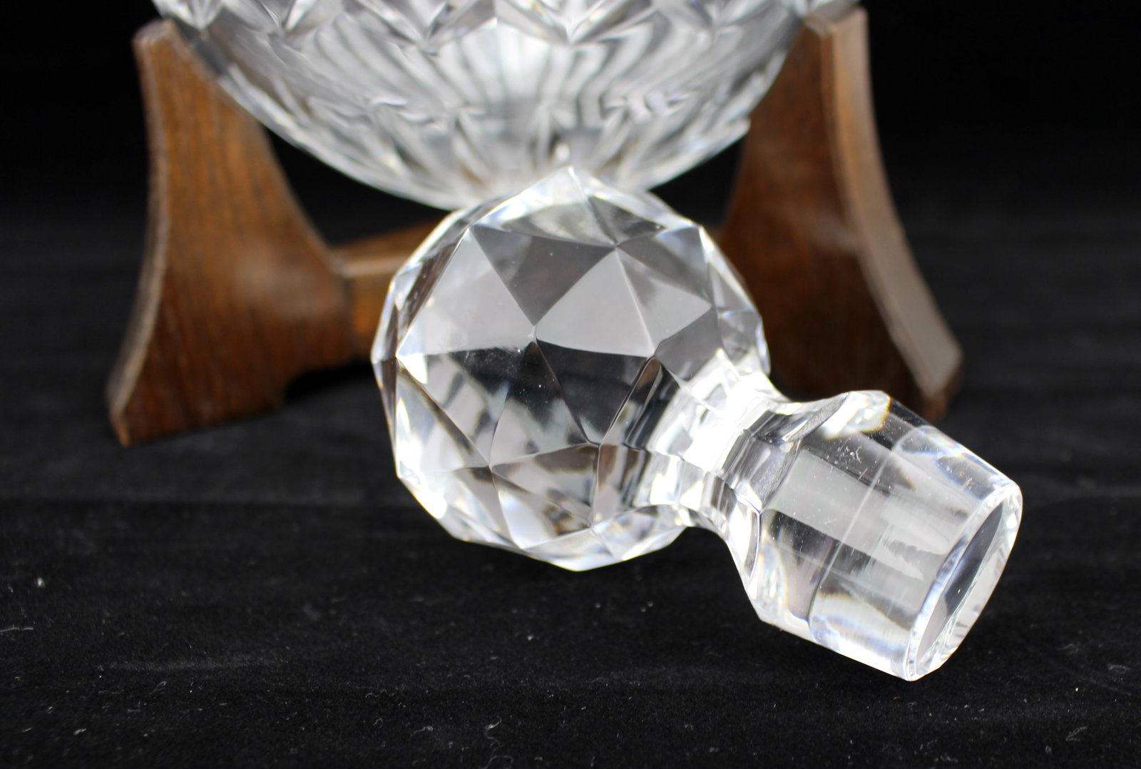 Fine Vintage Crystal Hogget Decanter on Stand - 4