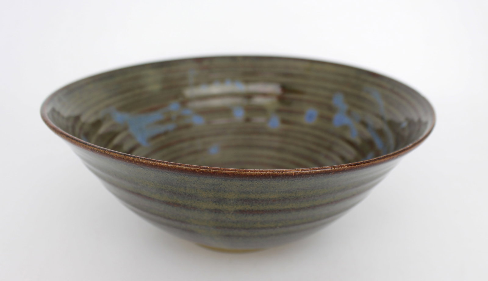 Vintage Glazed Art Pottery Bowl: Title: Vintage Glazed Art Pottery Bowl Description: Vintage Glazed Studio Pottery Bowl Hand thrown & glazed Measures 21 x 21 x 9 (height) cm Good condition Condition: Used Delivery option: