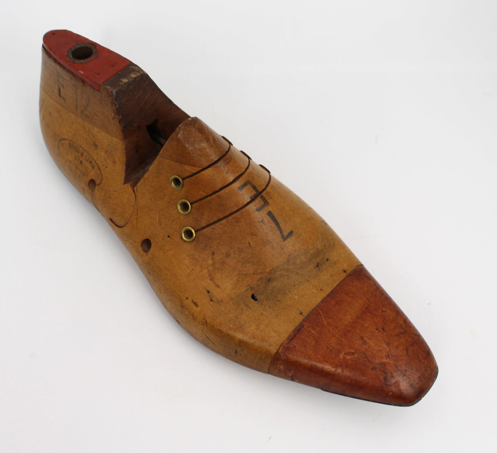 Vintage Wooden Shoe Last by Regis & Lewis Ltd – Size 7F - 6