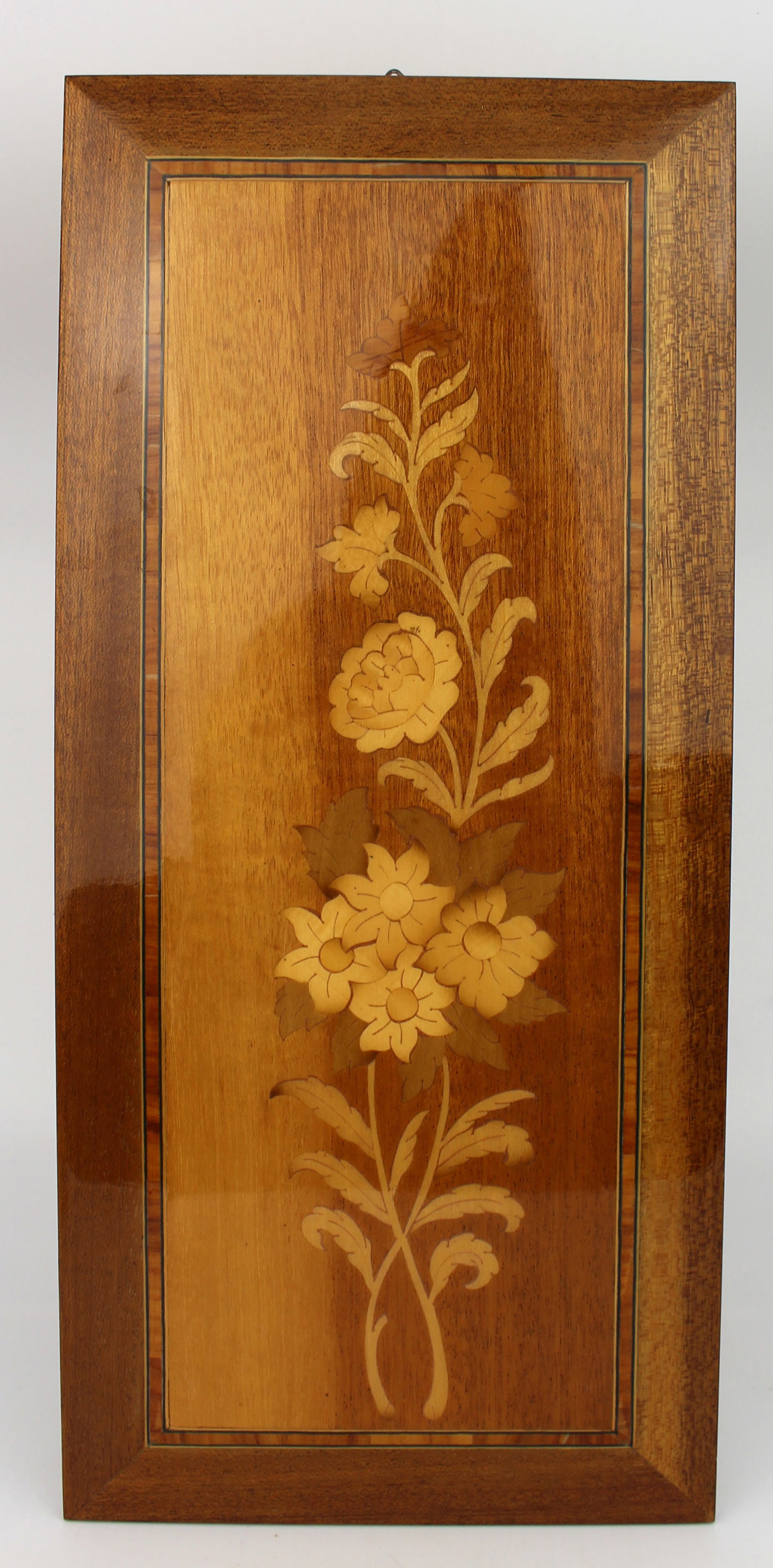 Italian Inlaid Floral Marquetry Panel: Title: Italian Inlaid Floral Marquetry Panel Description: Italian Inlaid Floral Sorrento Marquetry Panel Vintage, Italian, 20th century Measures 15.5 x 34 cm Good condition. Light wear only, ready to