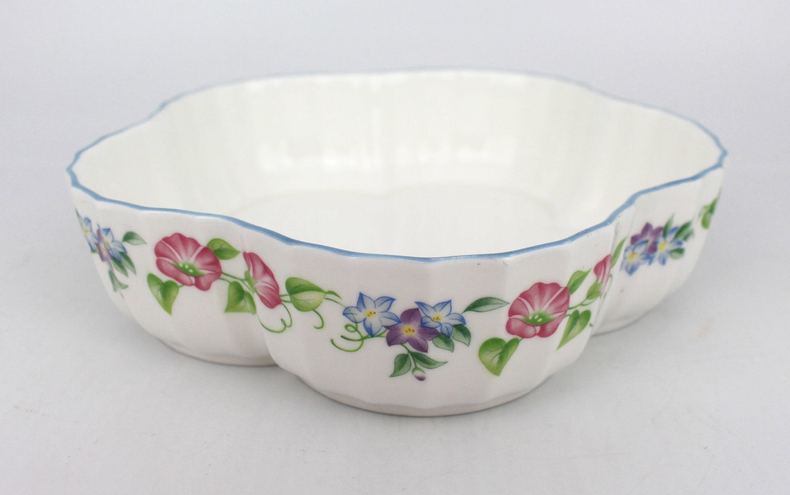 Pair of Royal Worcester English Garden Blue Scalloped Bowls - 3