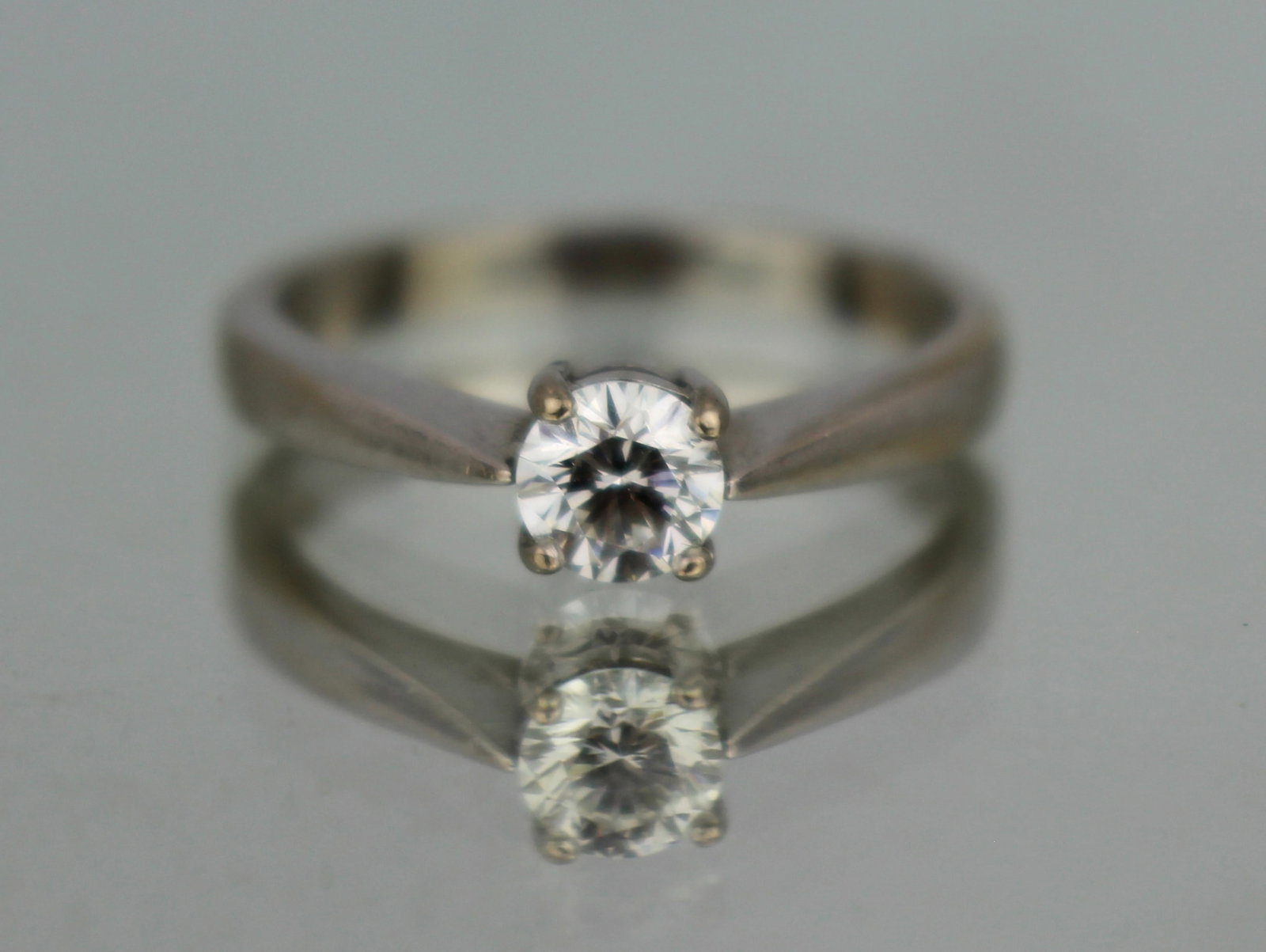Round Brilliant Cut 0.53 Carat Diamond White Gold Ring (1 of 9)