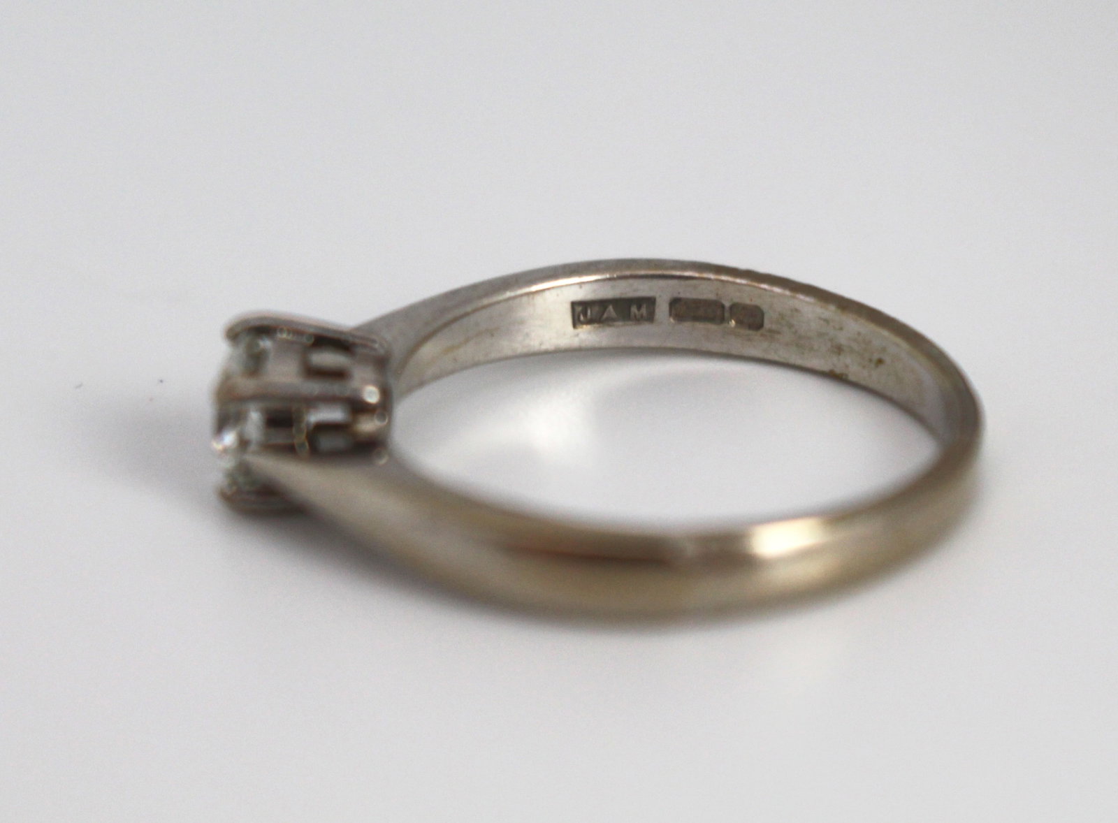 Round Brilliant Cut 0.53 Carat Diamond White Gold Ring - 8