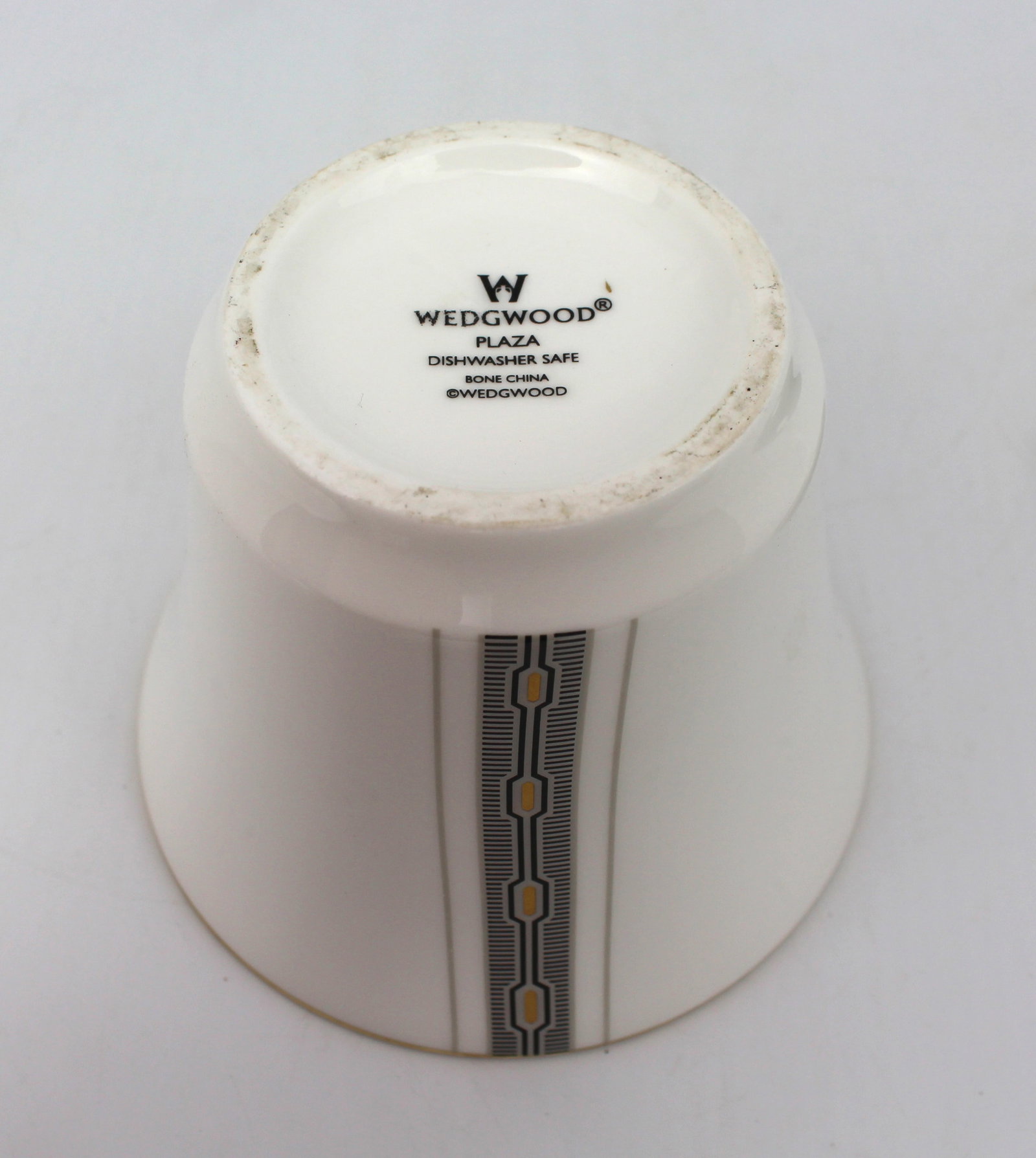 Wedgwood Plaza Lidded Vase & Plate - 2