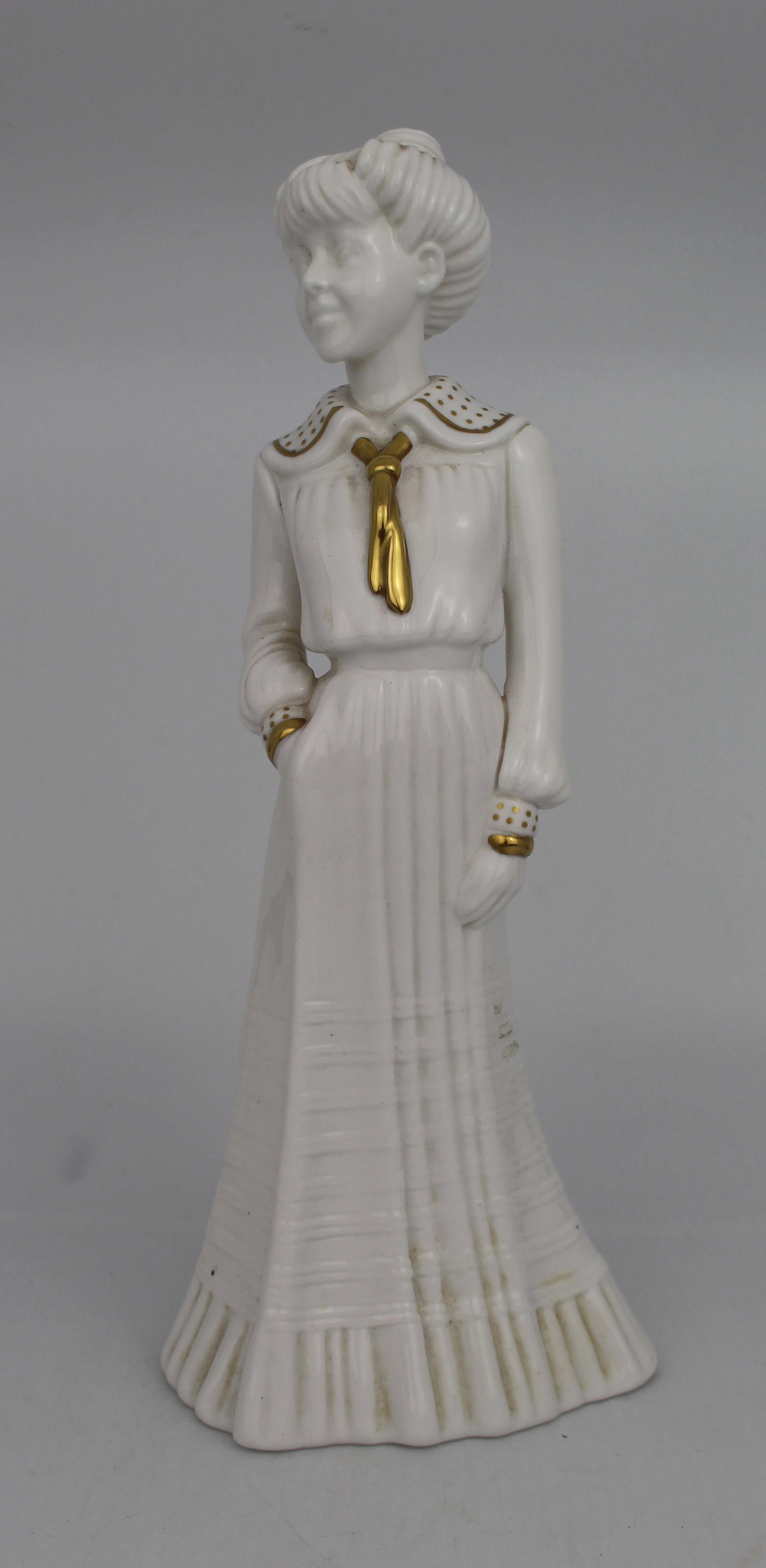 Spode Figurine Julia: Title: Spode Figurine Julia Description: Spode Figurine Julia Height: 25 cm. Very good condition; no chips, cracks or repairs Condition: Used Delivery option: Collection & Delivery Location: WR1