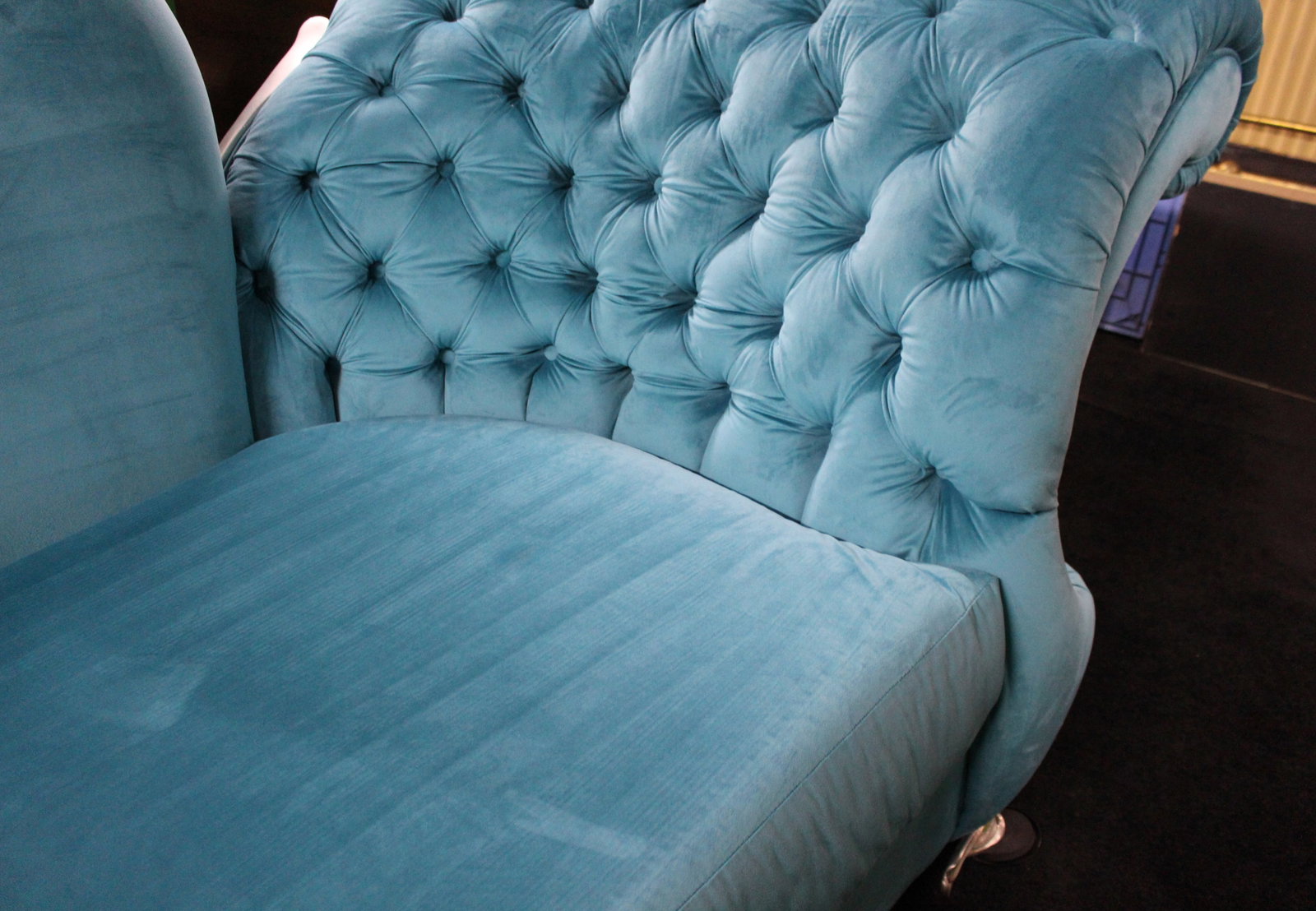 Mantellassi 1926 ‘Butterfly’ Sofa in Turquoise Velvet - 15