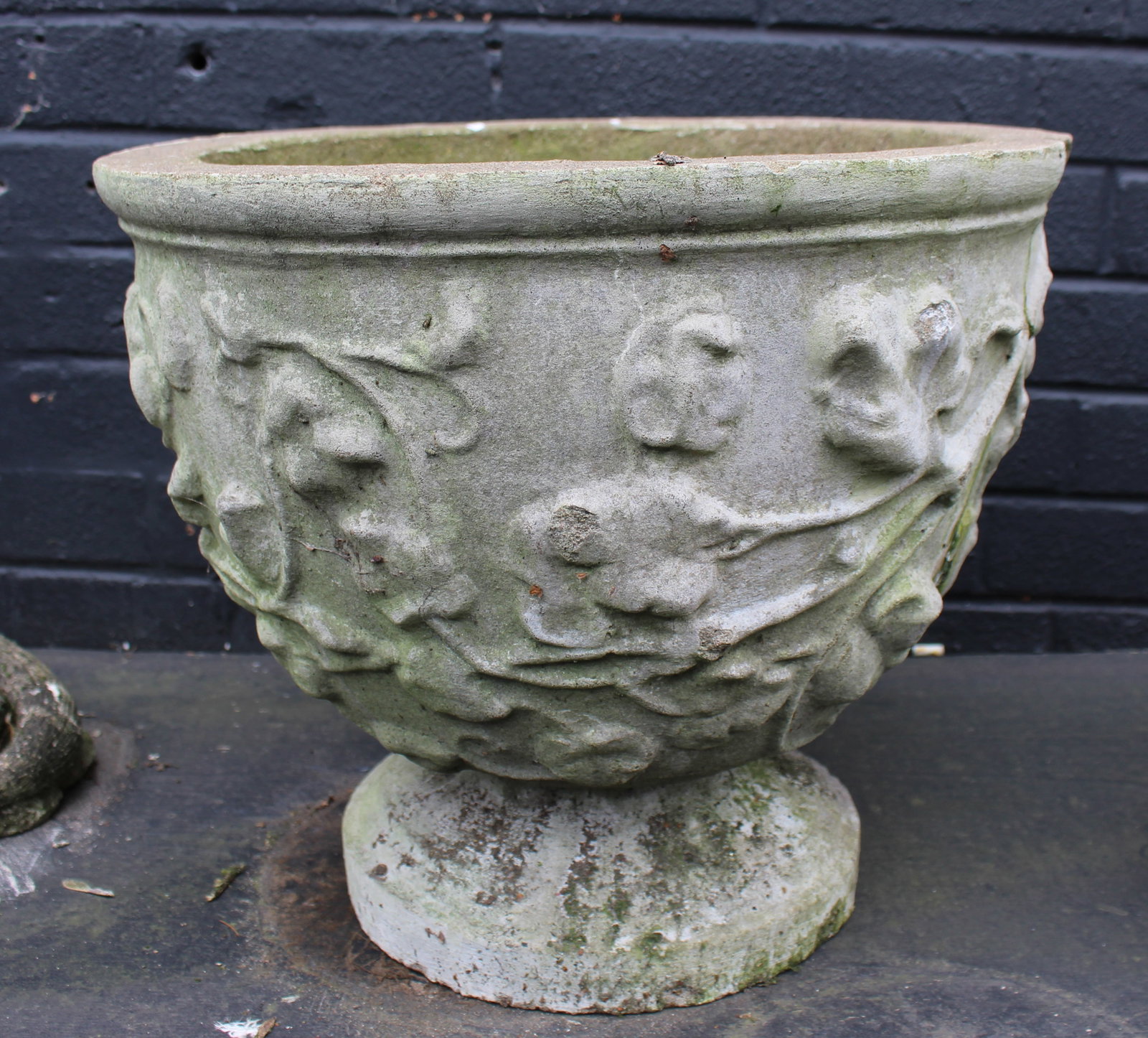 Garden Pot Planter with Floral Decoration - 3