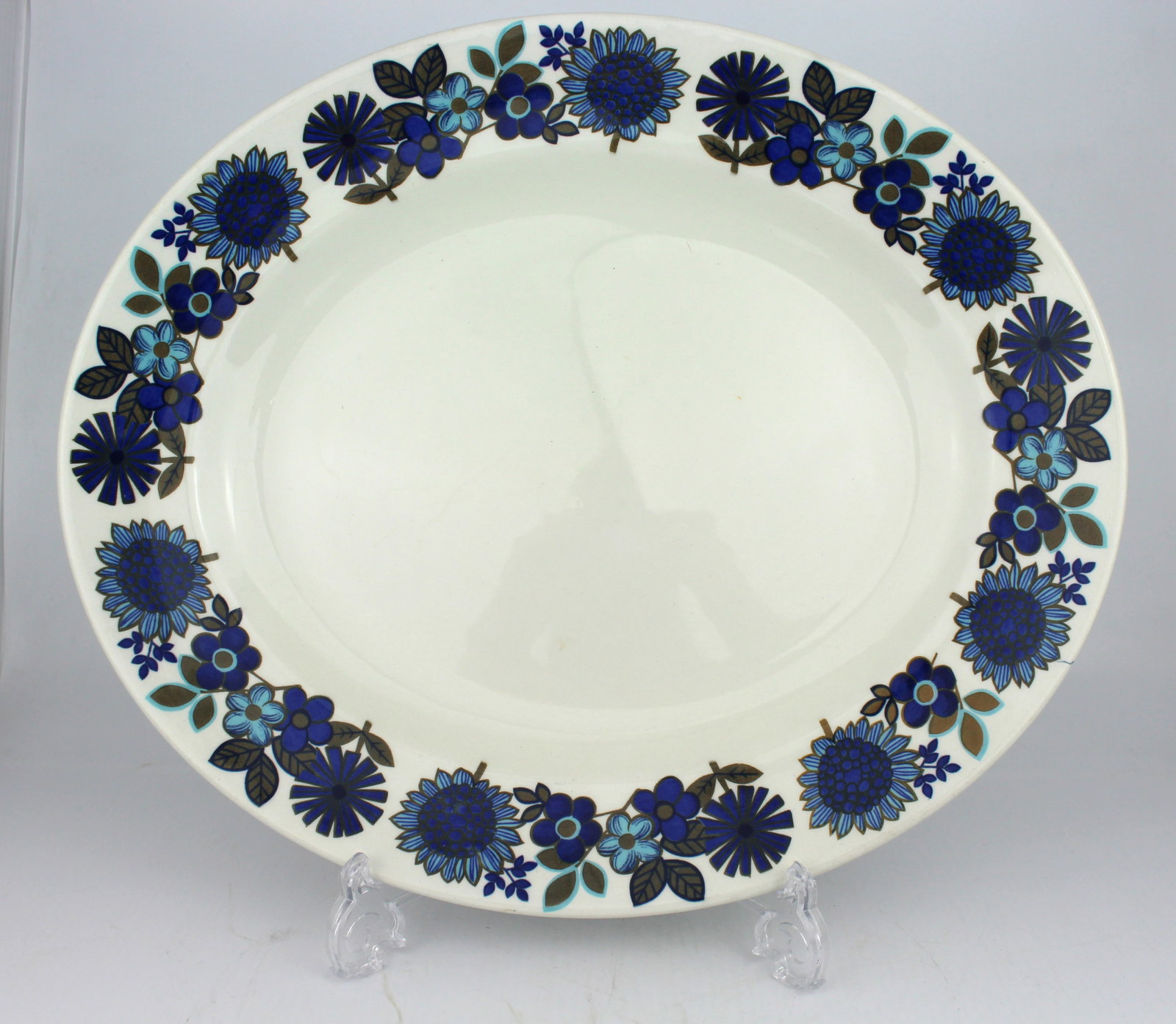 W.H.Grindley & Co Hawaii Serving Dish: Title: W.H.Grindley & Co Hawaii Serving Dish Description: W.H.Grindley & Co Hawaii Serving Dish. Measures 35 x 30 cm. Very good pre-owned condition; no chips, cracks or repairs Condition: