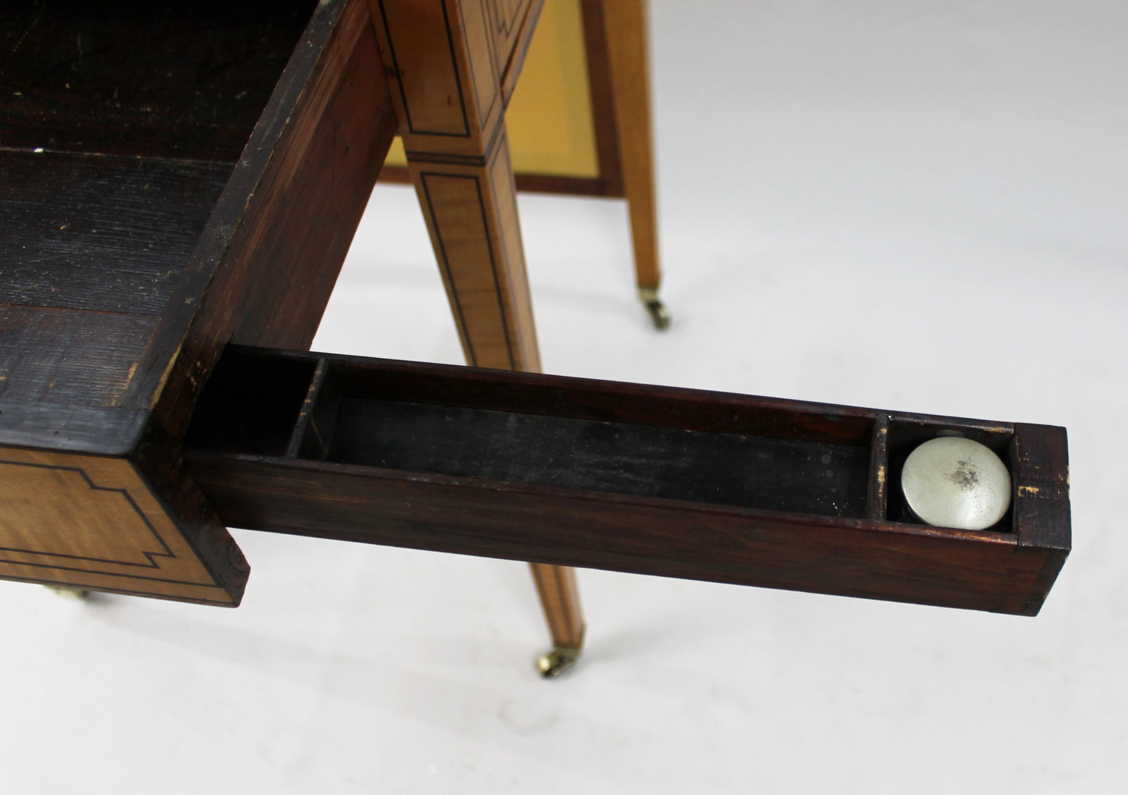 George III Sheraton Satinwood Writing Table - 16