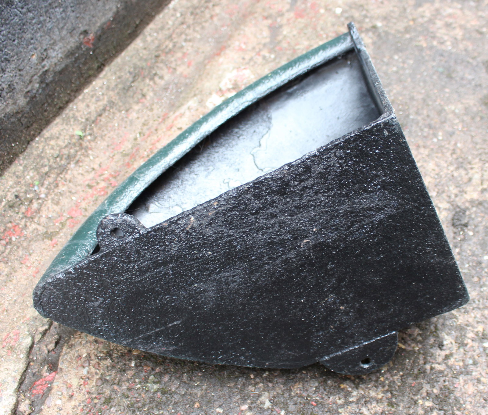 Antique Painted Cast Iron Corner Trough - 3
