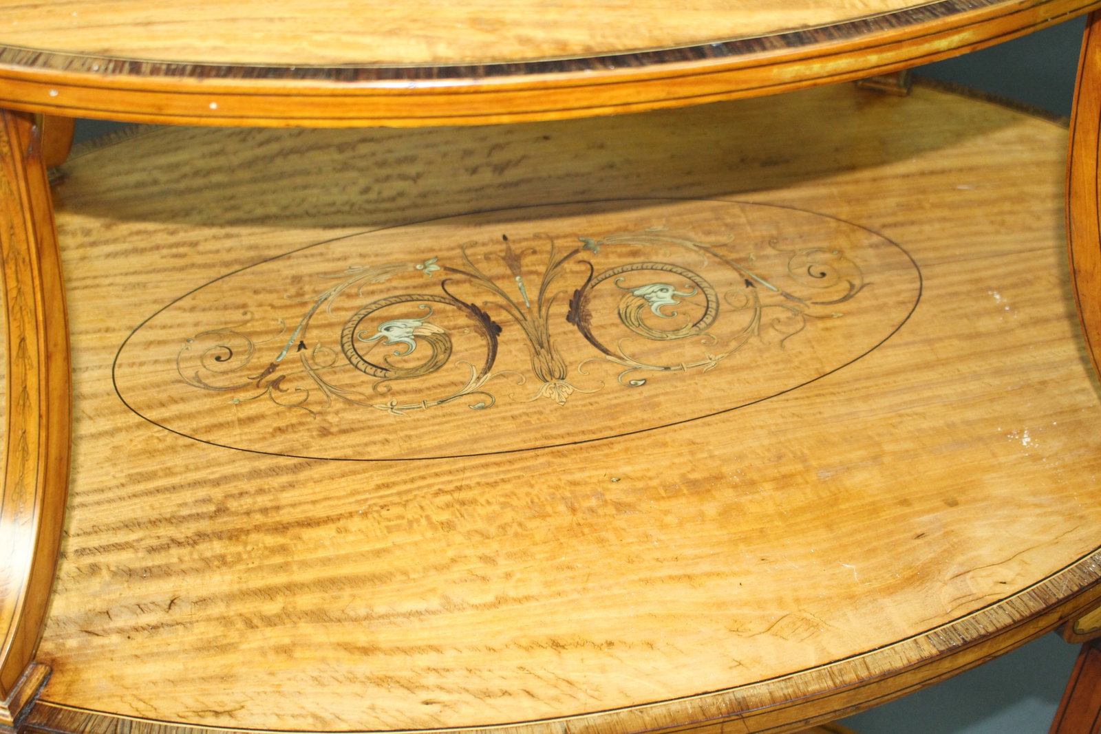 Late Victorian Two Tier Sheraton Revival Satinwood Étagère Table c.1890 - 5
