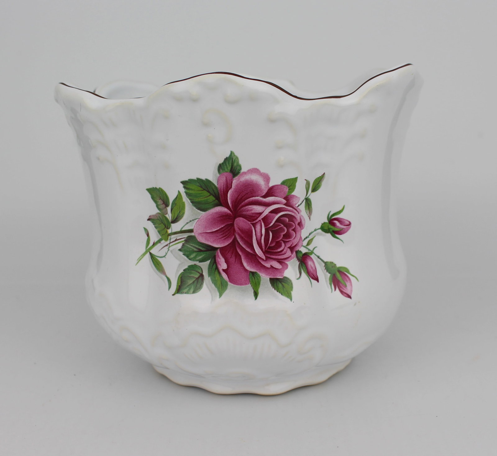 Burslem Pottery Crownford Works Jardiniere: Title: Burslem Pottery Crownford Works Jardiniere Description: Burslem Pottery Crownford Works Jardiniere Vintage, made in England Factory stamp to underside Measures 15 x 15 x 13 (height) cm Very