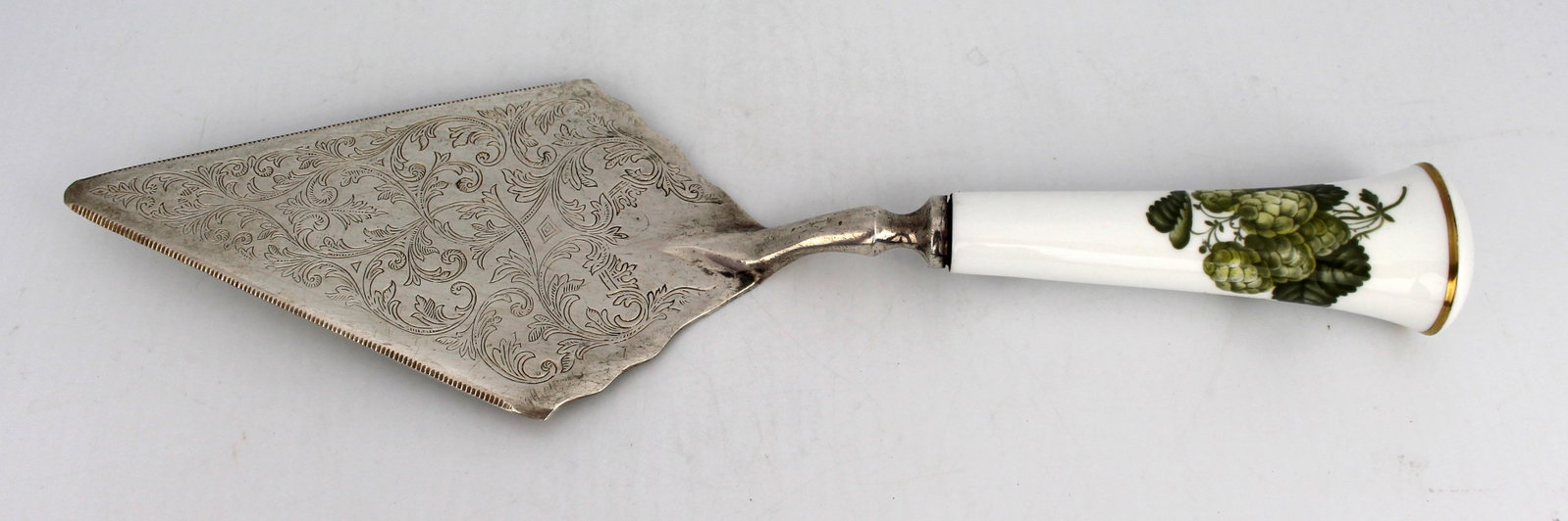 Royal Worcester Hop Pattern Cake Slice - 2