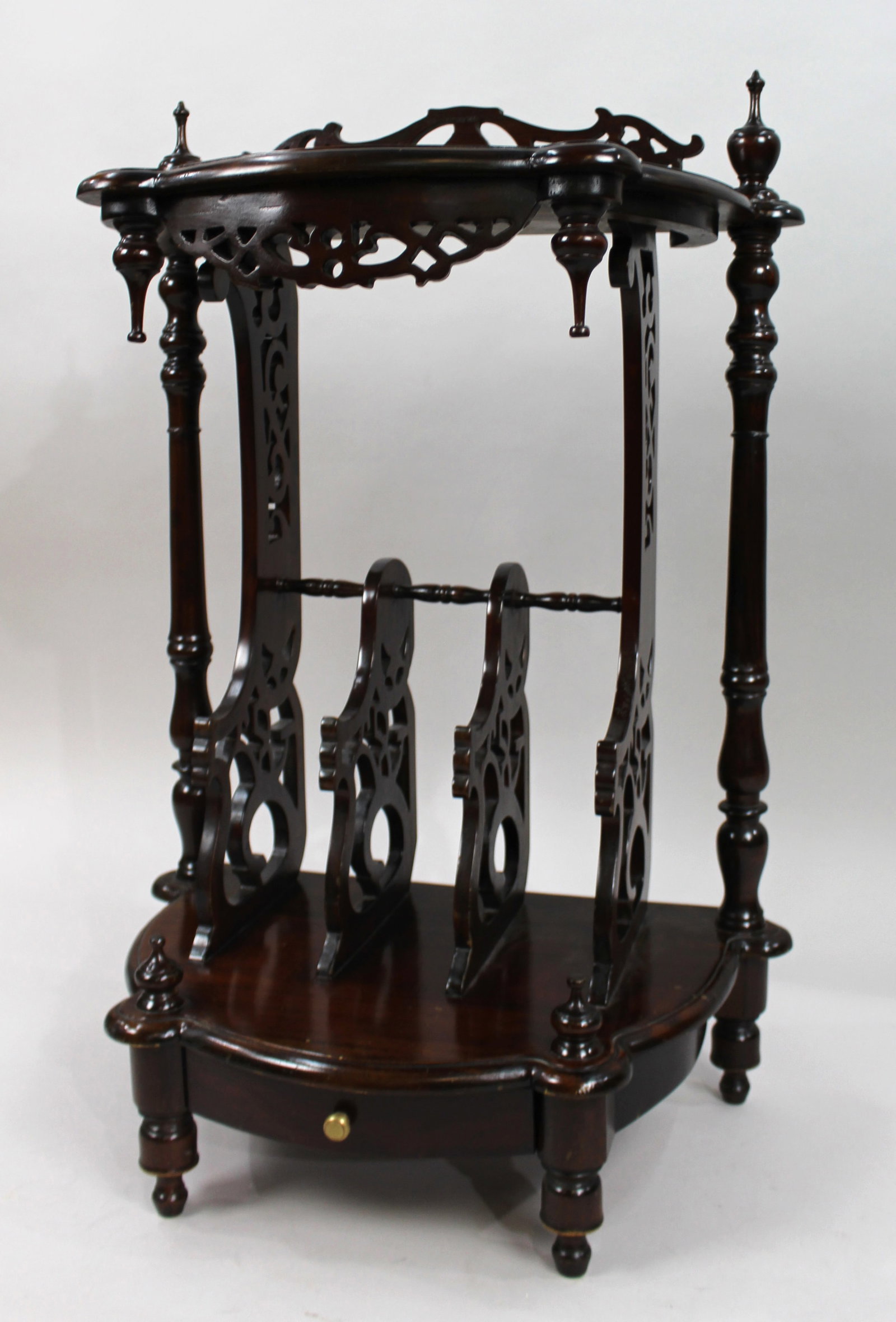 Vintage Mahogany Magazine Rack: Title: Vintage Mahogany Magazine Rack Description: Vintage Mahogany Canterbury Magazine Rack Measures 60 x 38 x 89 (height) cm Good looking Victorian style mahogany magazine rack side table. Mid/late