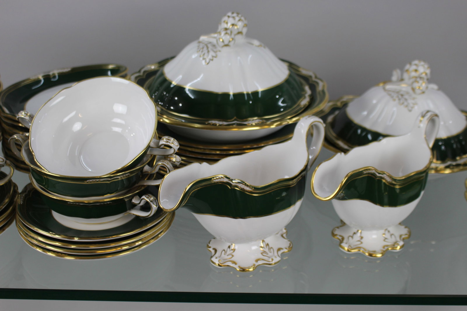 Fine Spode Harrogate Pattern 8 Place Dinner Service - 5
