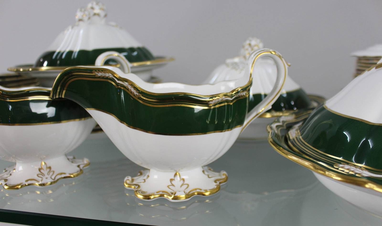 Fine Spode Harrogate Pattern 8 Place Dinner Service - 8