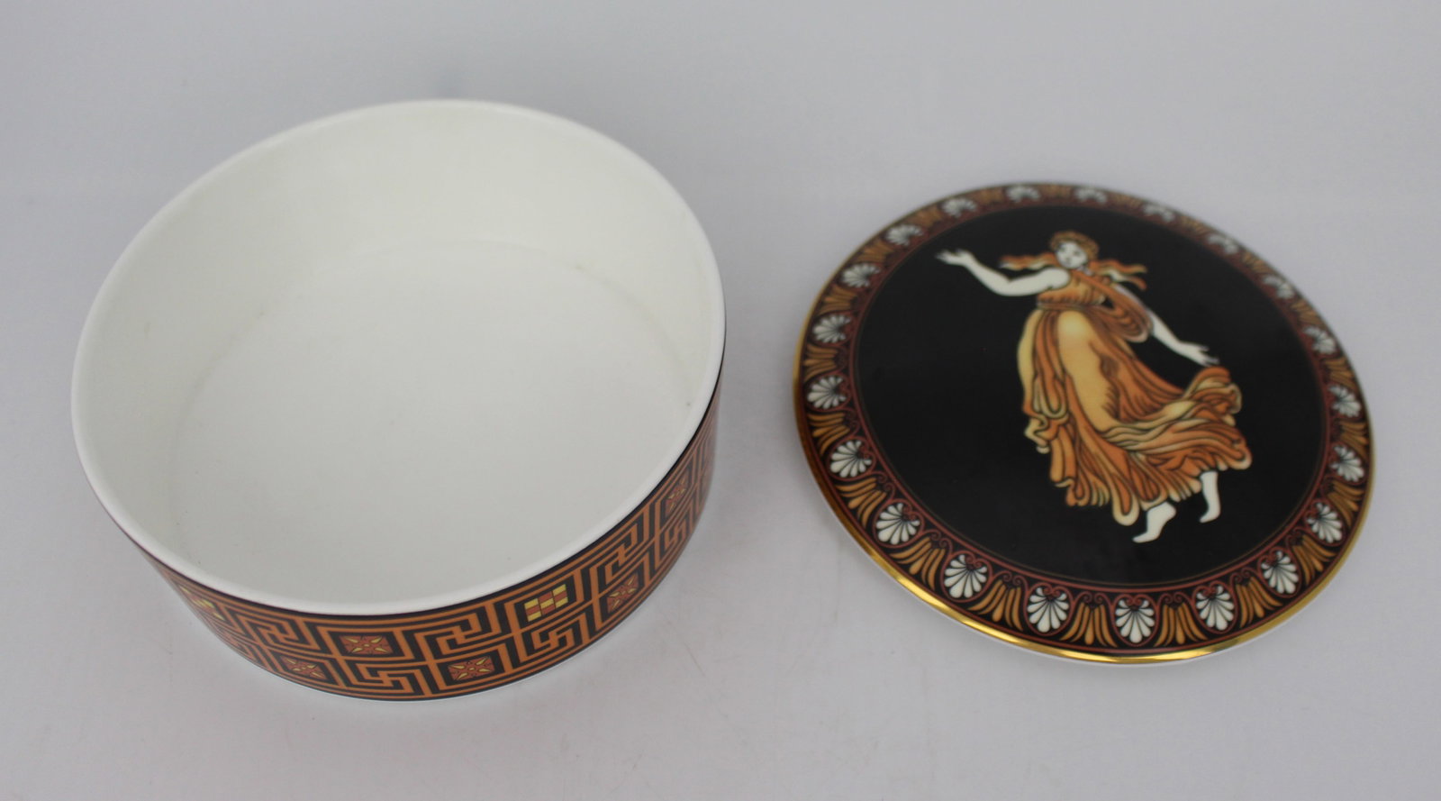 Wedgwood Bone China Etruscan Dance Round Lidded Box - 4