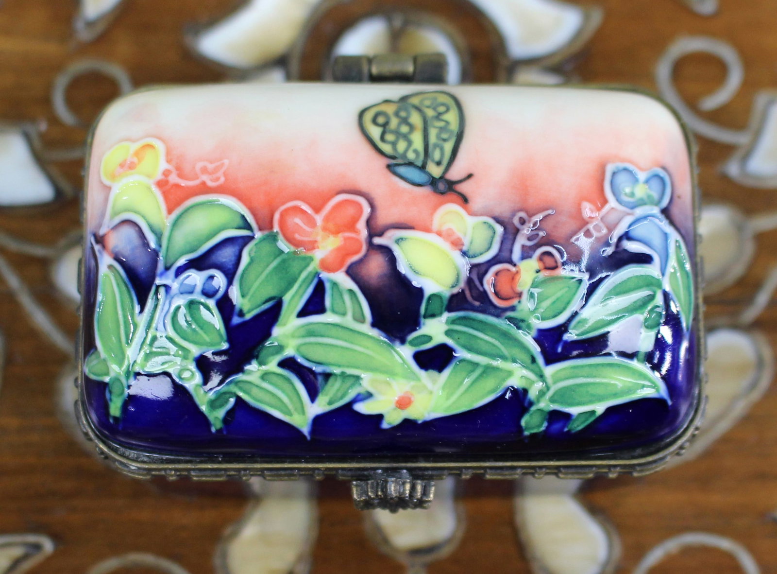 Old Tupton Ware Porcelain Trinket Box with Floral & Butterfly Decoration - 6