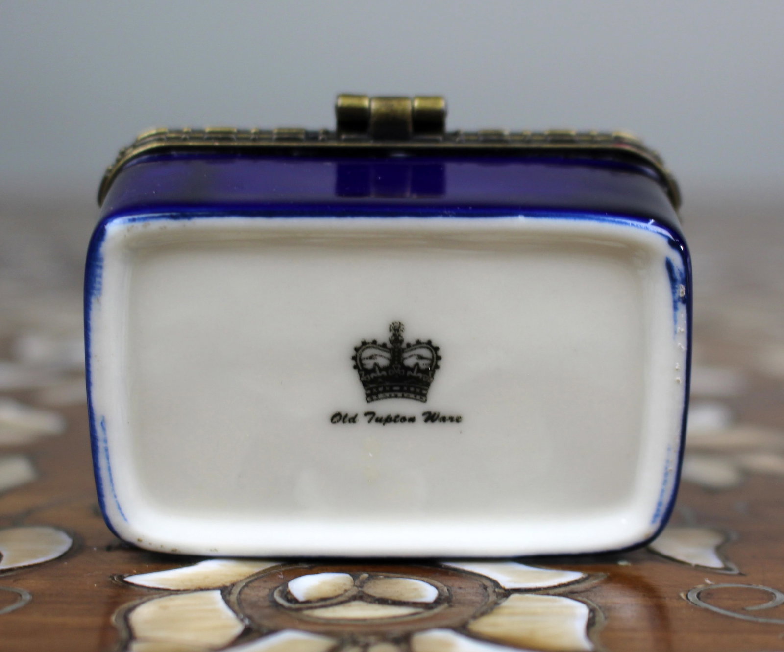 Old Tupton Ware Porcelain Trinket Box with Floral & Butterfly Decoration - 7