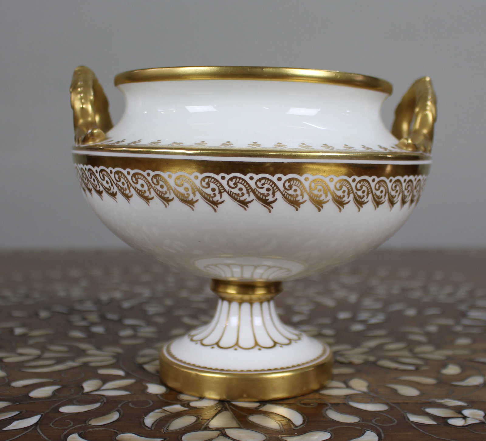19th Century English White & Gilt Two-Handled Porcelain Urn - 10