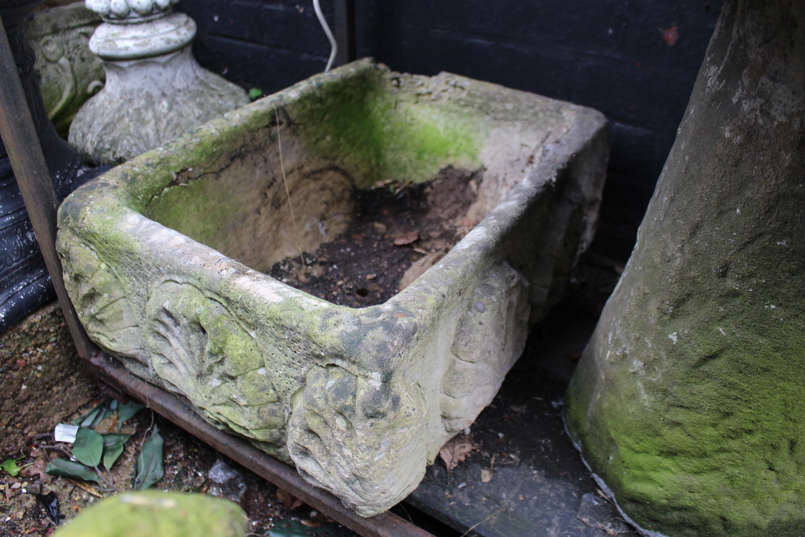 Early Vintage Concrete Stone Planter with Shell Decoration: Title: Early Vintage Concrete Stone Planter with Shell Decoration Description: Early Vintage Concrete Stone Planter with Shell Decoration. Measures Condition: Used Delivery option: Collection &