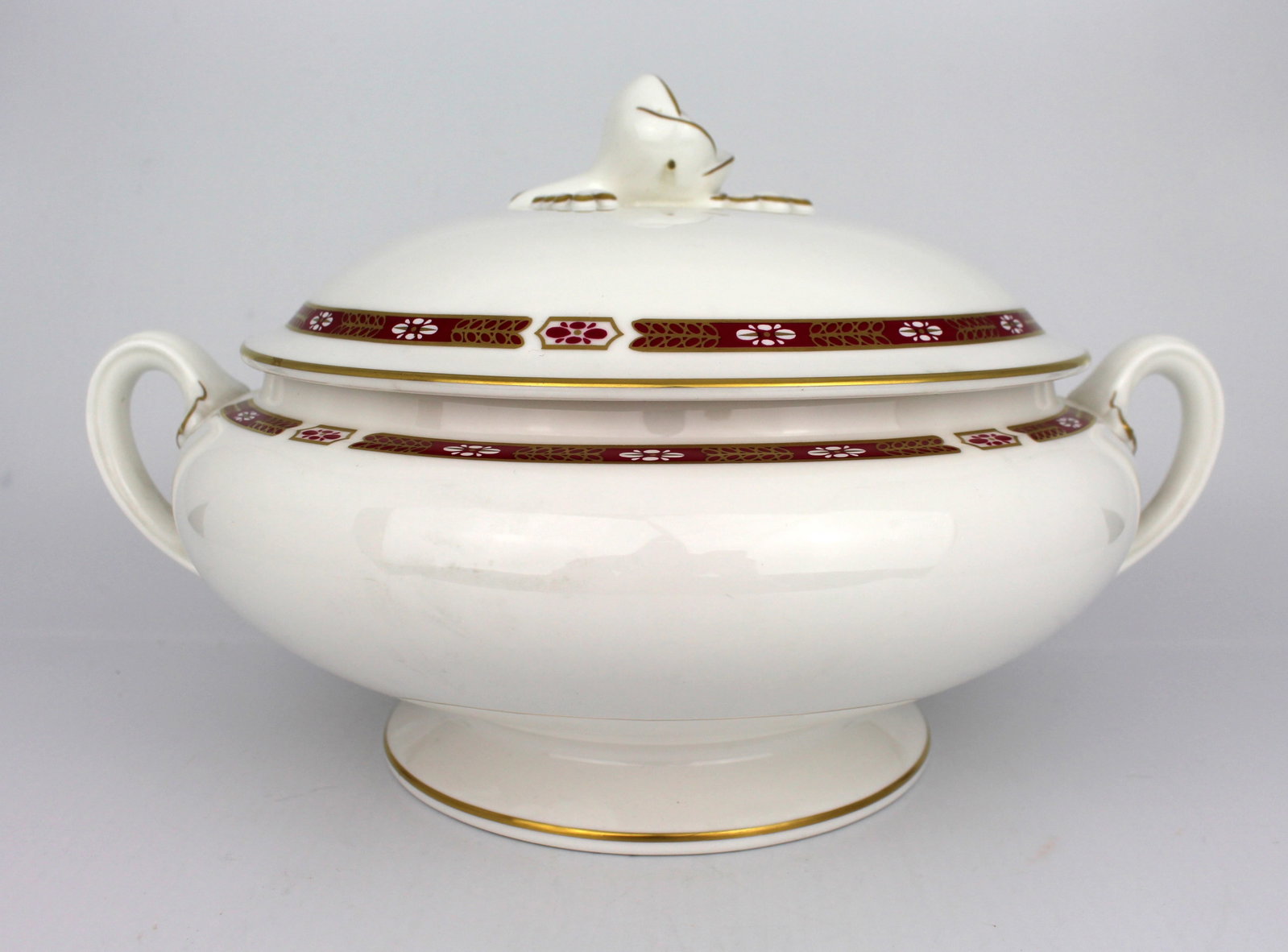 Collection of Royal Worcester “Grosvenor” Red & White - 9