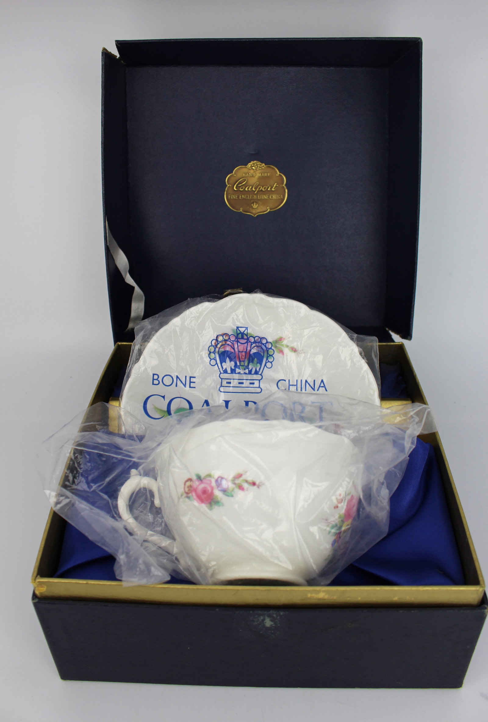 Coalport Tea Cup & Sauer Cased: Title: Coalport Tea Cup & Sauer Cased Description: Coalport Tea Cup & Sauer Cased Condition: Used Delivery option: Collection & Delivery Location: WR1 Category: Collectables