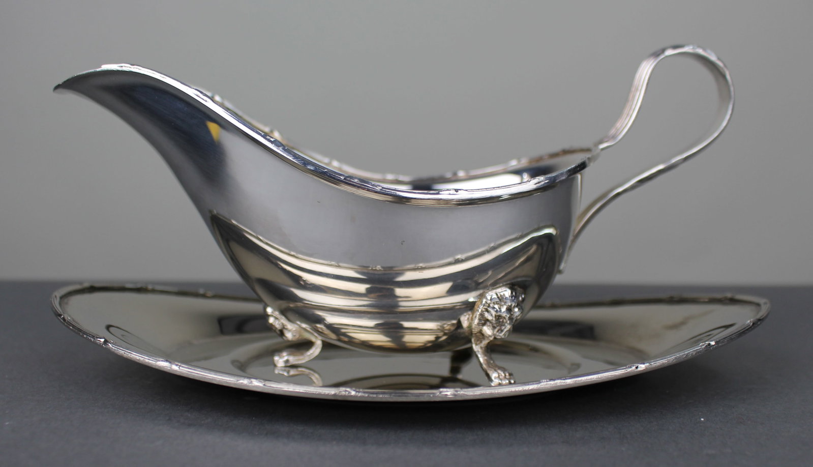 Arthur Price “Ritz” Silver Plated Sauce Boat on Stand (1 of 5)