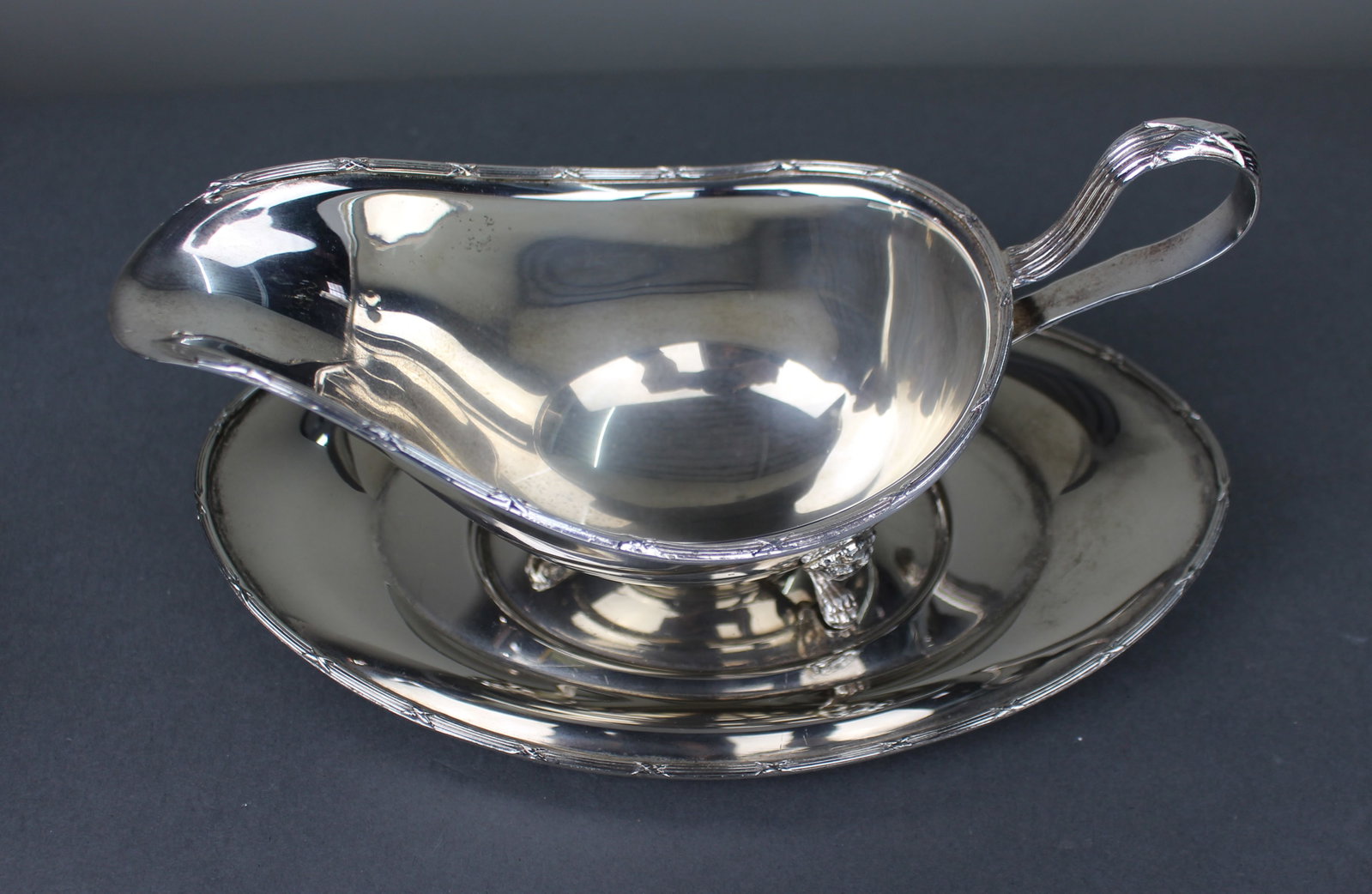 Arthur Price “Ritz” Silver Plated Sauce Boat on Stand - 2