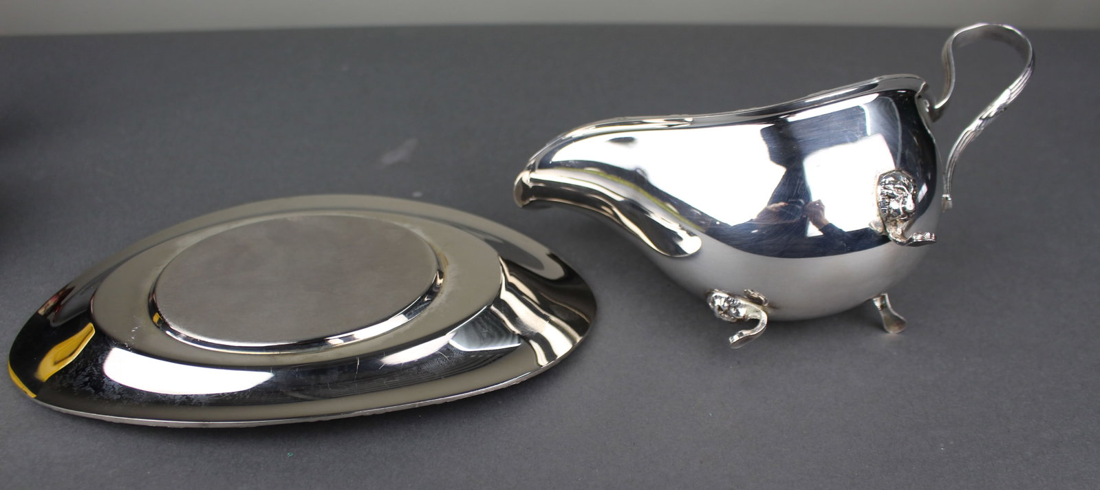 Arthur Price “Ritz” Silver Plated Sauce Boat on Stand - 4