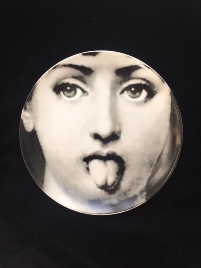 Fornasetti (Italian) Tema E Variazioni No: 82 Plateulia (sticking Tongue): Title: Fornasetti (Italian) Tema E Variazioni No: 82 Plateulia (sticking Tongue) Description: Fornasetti (Italian) Tema E Variazioni No: 82 Plateulia (sticking Tongue) Condition: Used Delivery