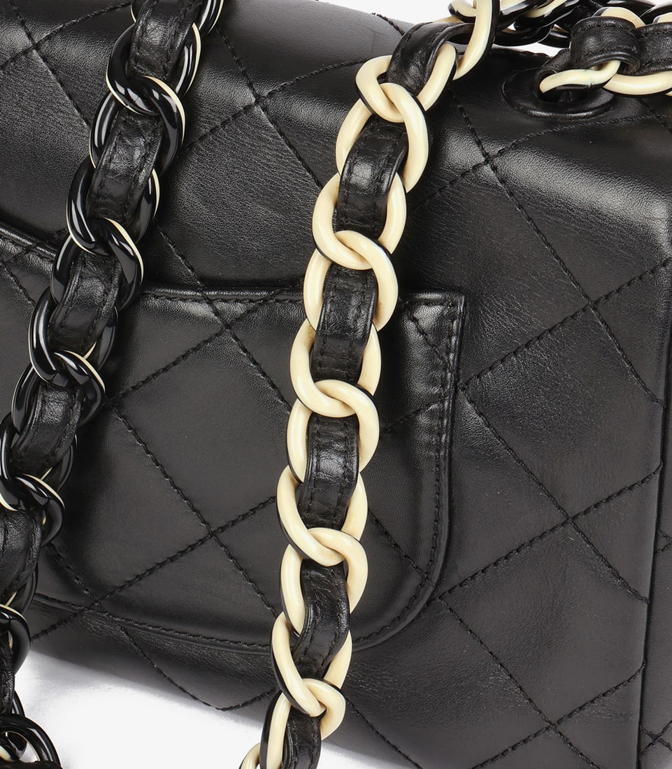 Chanel Black Quilted Lambskin Vintage Medium Classic Single Flap Bag - 3