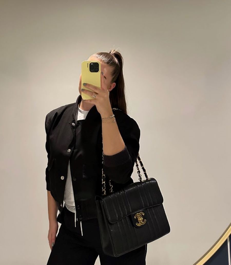 Chanel Black Vertical Quilted Caviar Leather Vintage Jumbo XL Classic Single Flap Bag - 2