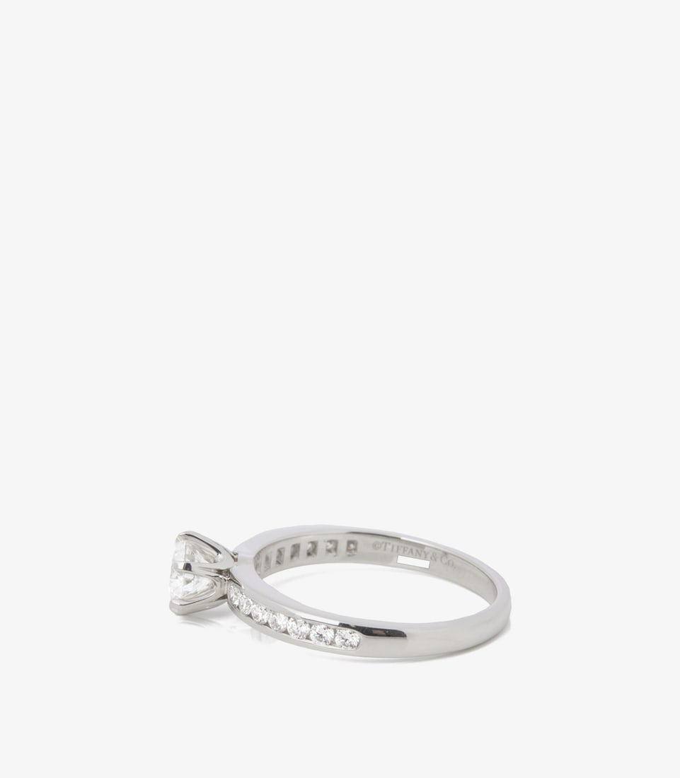 Tiffany & Co. Brilliant Cut 0.47ct with Diamond Shoulder Platinum Tiffany Setting Ring - 5