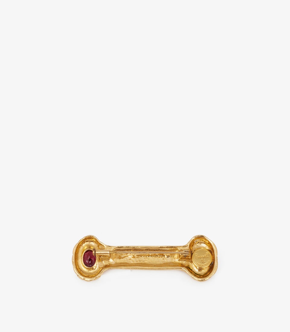 Chanel Gripoix Glass Gold Tone Logo Brooch - 3