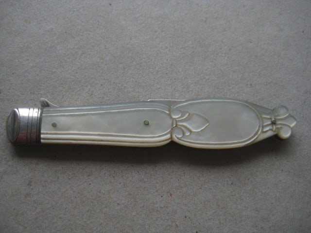 Victorian Mother of Pearl Hafted Silver Bladed Folding Fruit Fork - 10