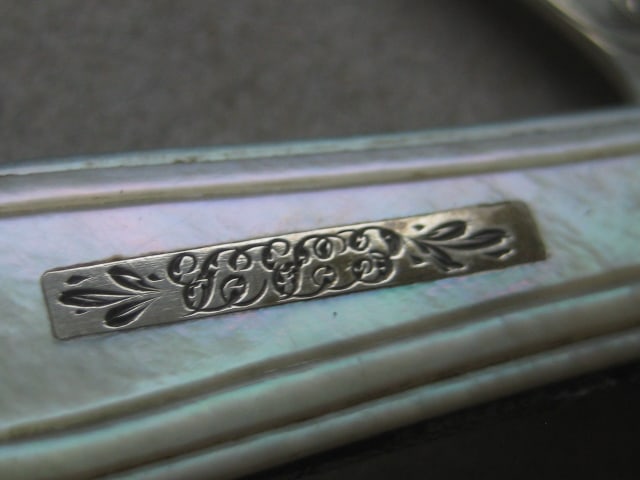 Victorian Mother of Pearl Hafted Silver Bladed Folding Fruit Fork - 5