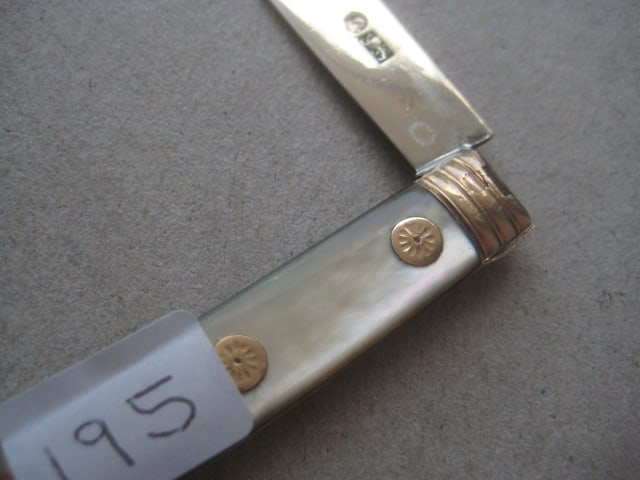 Rare George III Gold Mounted Mother of Pearl Hafted Silver Bladed Folding Fruit Knife - 4