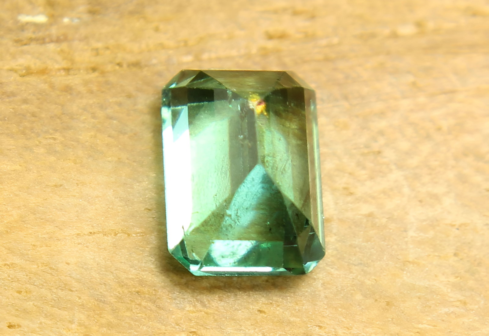 Emerald 1.07 Ct - 5