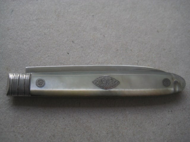 George III Mother of Pearl Hafted Double Duty Marked Silver Bladed Folding Fruit Knife - 10