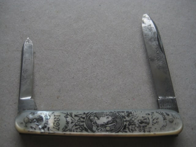 Victorian Mother of Pearl Hafted Diamond Jubliee 1897 Penknife: Title: Victorian Mother of Pearl Hafted Diamond Jubliee 1897 Penknife Description: Victorian Mother of Pearl Hafted Diamond Jubilee 1897 Twin Steel Bladed Folding Fruit Knife. The