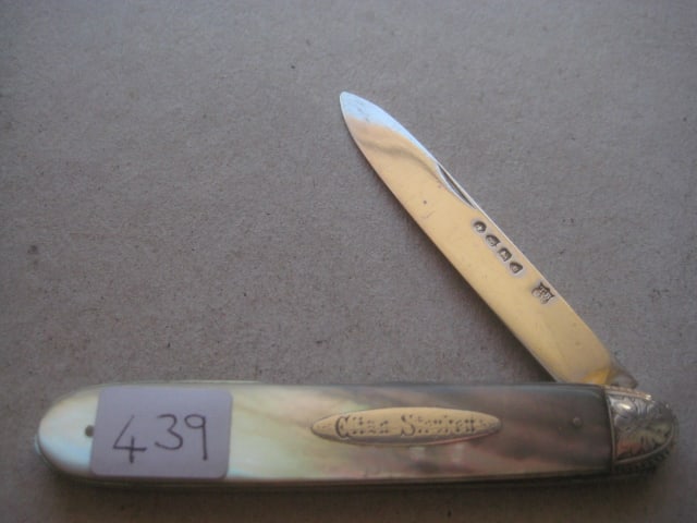 Rare London Hallmarked Mother of Pearl Hafted Silver Bladed Folding Fruit Knife (1 of 10)