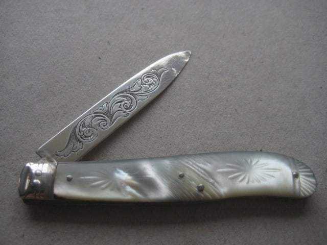 Victorian Mother of Pearl Hafted Silver Bladed Folding Fruit Knife - 2