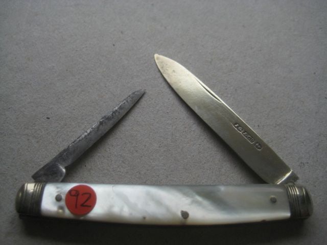 William IV Mother of Pearl Hafted Twin Bladed Folding Fruit Knife: Title: William IV Mother of Pearl Hafted Twin Bladed Folding Fruit Knife Description: William IV Mother of Pearl Hafted Silver-Plated Bladed and Quill Bladed Folding Fruit Knife. 