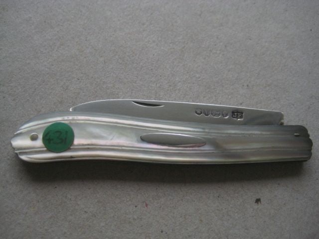 Victorian Mother of Pearl Hafted Matching Silver Bladed Folding Fruit Knife and Folding Fork - 10