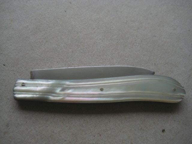 Victorian Mother of Pearl Hafted Matching Silver Bladed Folding Fruit Knife and Folding Fork - 11