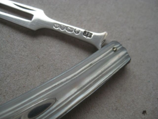 Victorian Mother of Pearl Hafted Matching Silver Bladed Folding Fruit Knife and Folding Fork - 15
