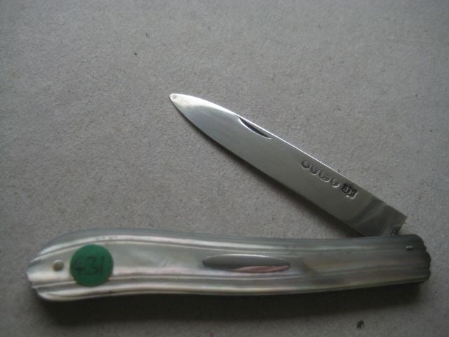 Victorian Mother of Pearl Hafted Matching Silver Bladed Folding Fruit Knife and Folding Fork - 3